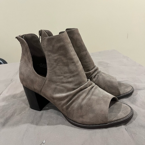 Shoes - Comfort women’s taupe gray colored boots size 8 with a 3 inch heel